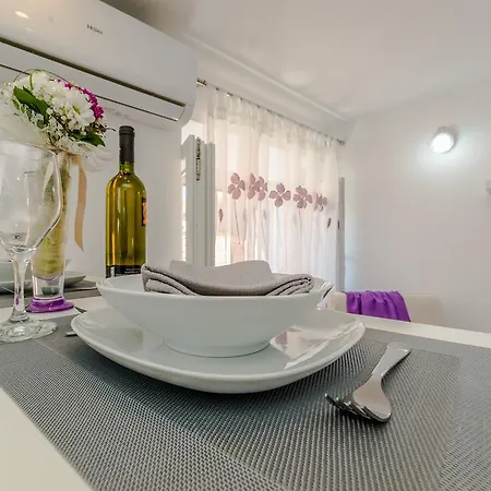 Luce Mala Apartamento Zadar